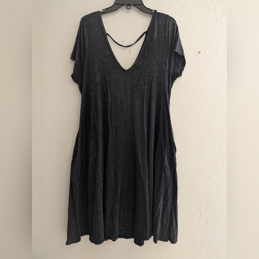 Torrid Black V-Neck Short Sleeve Dress
